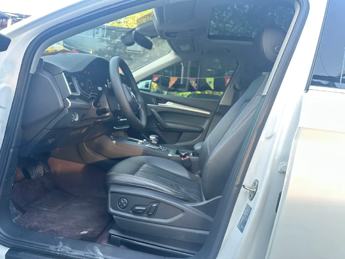 2020 Audi Q5L 2.0T 252HP L4 7DCT,autocango,china used car exporter,china ev exporter,chinese used car exporter,chinese used ev exporter