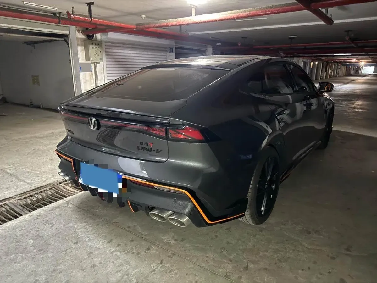 2023 ChangAn UNI-V 2.0T 233HP L4 8AT,autocango,china used car exporter,china ev exporter,chinese used car exporter,chinese used ev exporter