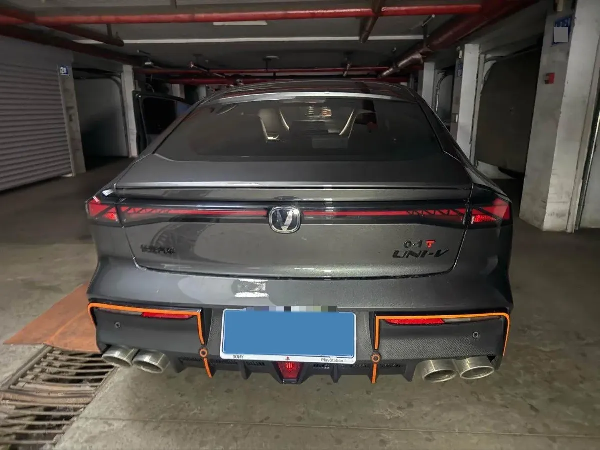 2023 ChangAn UNI-V 2.0T 233HP L4 8AT,autocango,china used car exporter,china ev exporter,chinese used car exporter,chinese used ev exporter