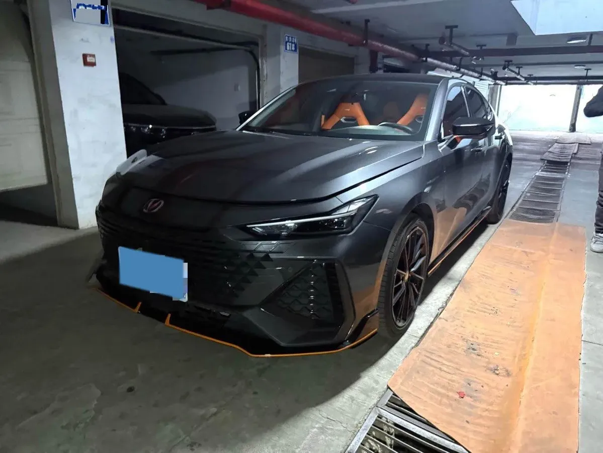2023 ChangAn UNI-V 2.0T 233HP L4 8AT,autocango,china used car exporter,china ev exporter,chinese used car exporter,chinese used ev exporter