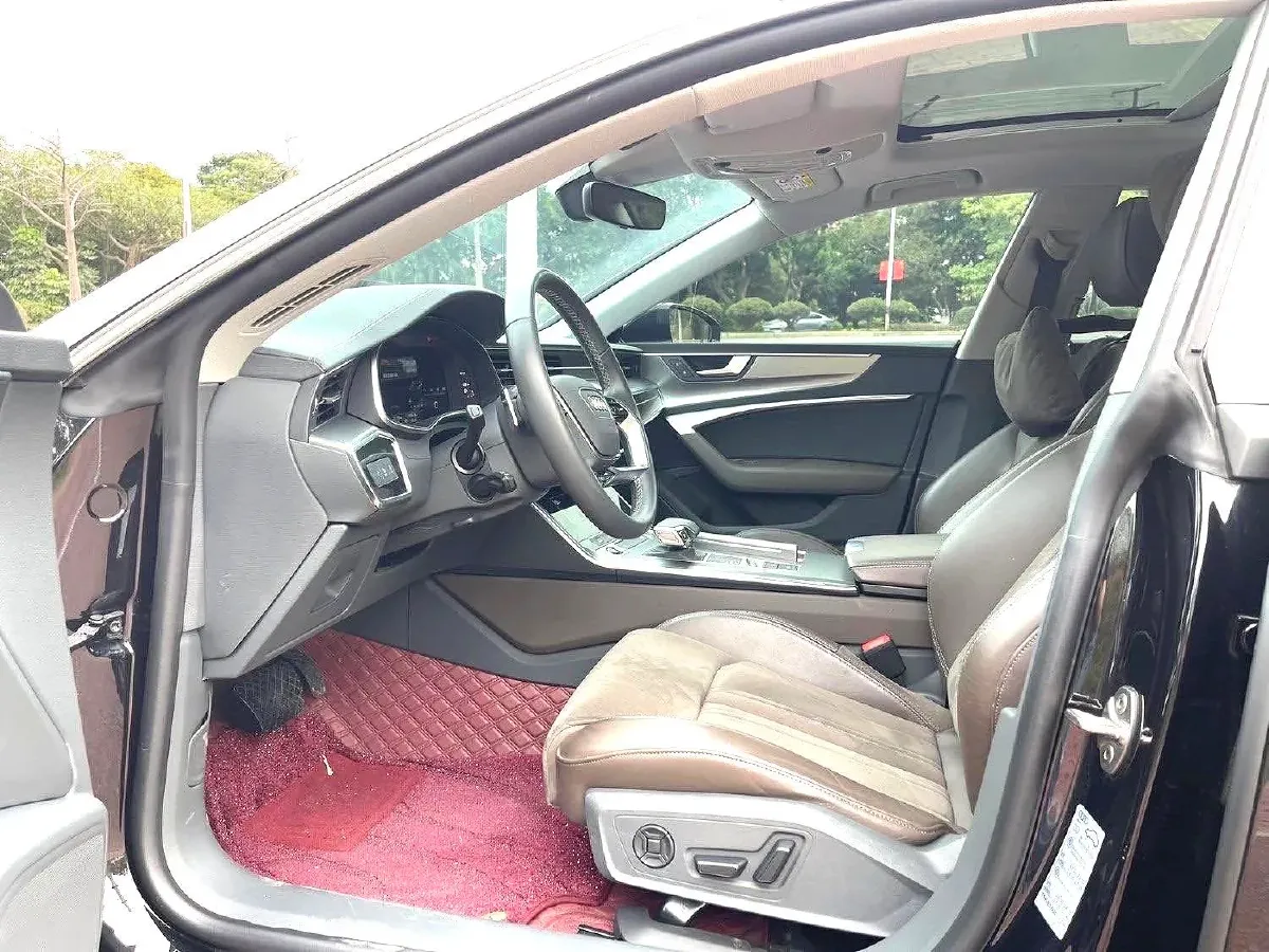 2024 Audi A7L 2.0T 245HP L4 7DCT,autocango,china used car exporter,china ev exporter,chinese used car exporter,chinese used ev exporter