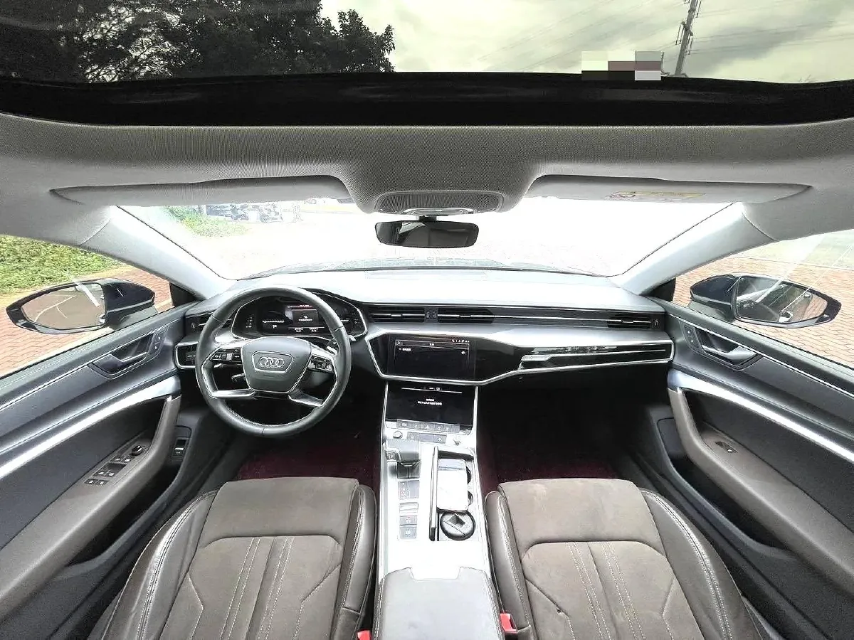 2024 Audi A7L 2.0T 245HP L4 7DCT,autocango,china used car exporter,china ev exporter,chinese used car exporter,chinese used ev exporter