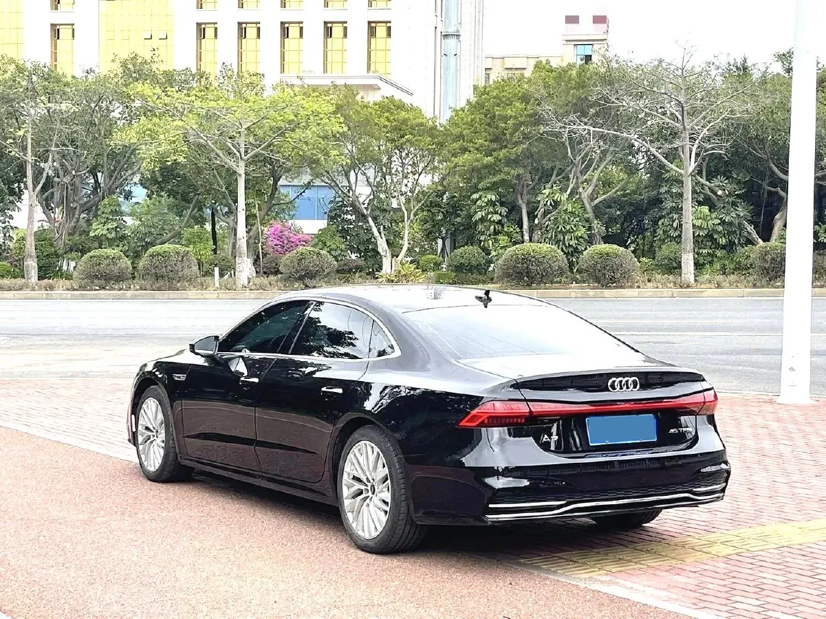 2024 Audi A7L 2.0T 245HP L4 7DCT,autocango,china used car exporter,china ev exporter,chinese used car exporter,chinese used ev exporter