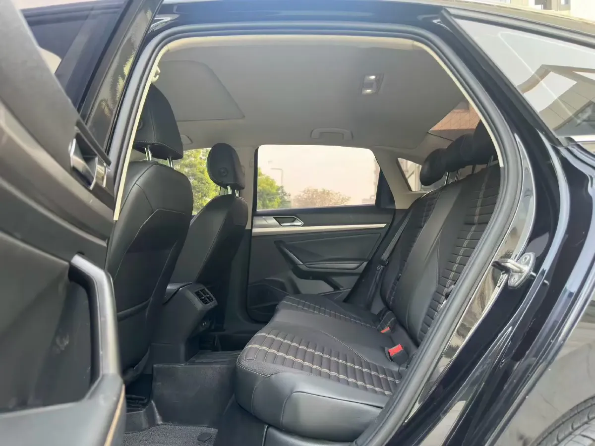 2018 Skoda Karoq 1.4T 150HP L4 7DCT,autocango,china used car exporter,china ev exporter,chinese used car exporter,chinese used ev exporter