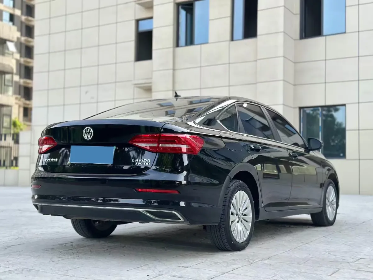 2018 Skoda Karoq 1.4T 150HP L4 7DCT,autocango,china used car exporter,china ev exporter,chinese used car exporter,chinese used ev exporter
