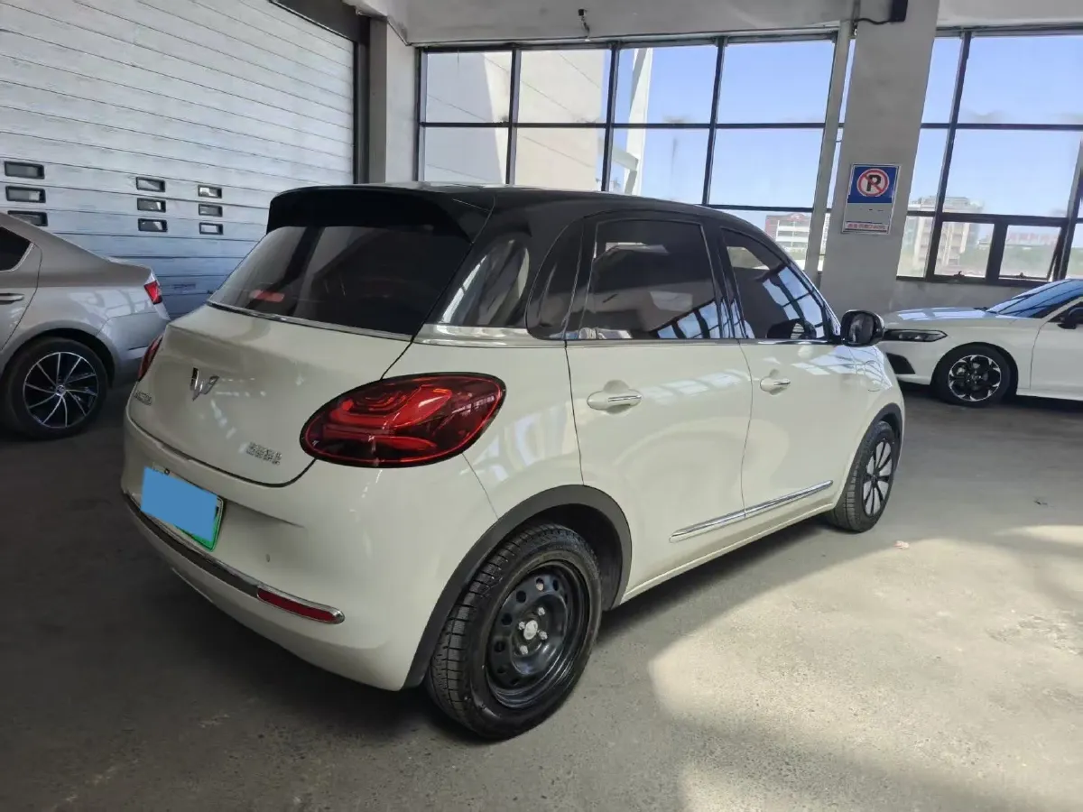 2023 WuLing BinGuo BEV 31.9KWH,autocango,china used car exporter,china ev exporter,chinese used car exporter,chinese used ev exporter