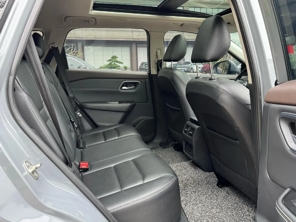 2021 Nissan X-Trail 1.5T 204HP L3 CVT,autocango,china used car exporter,china ev exporter,chinese used car exporter,chinese used ev exporter