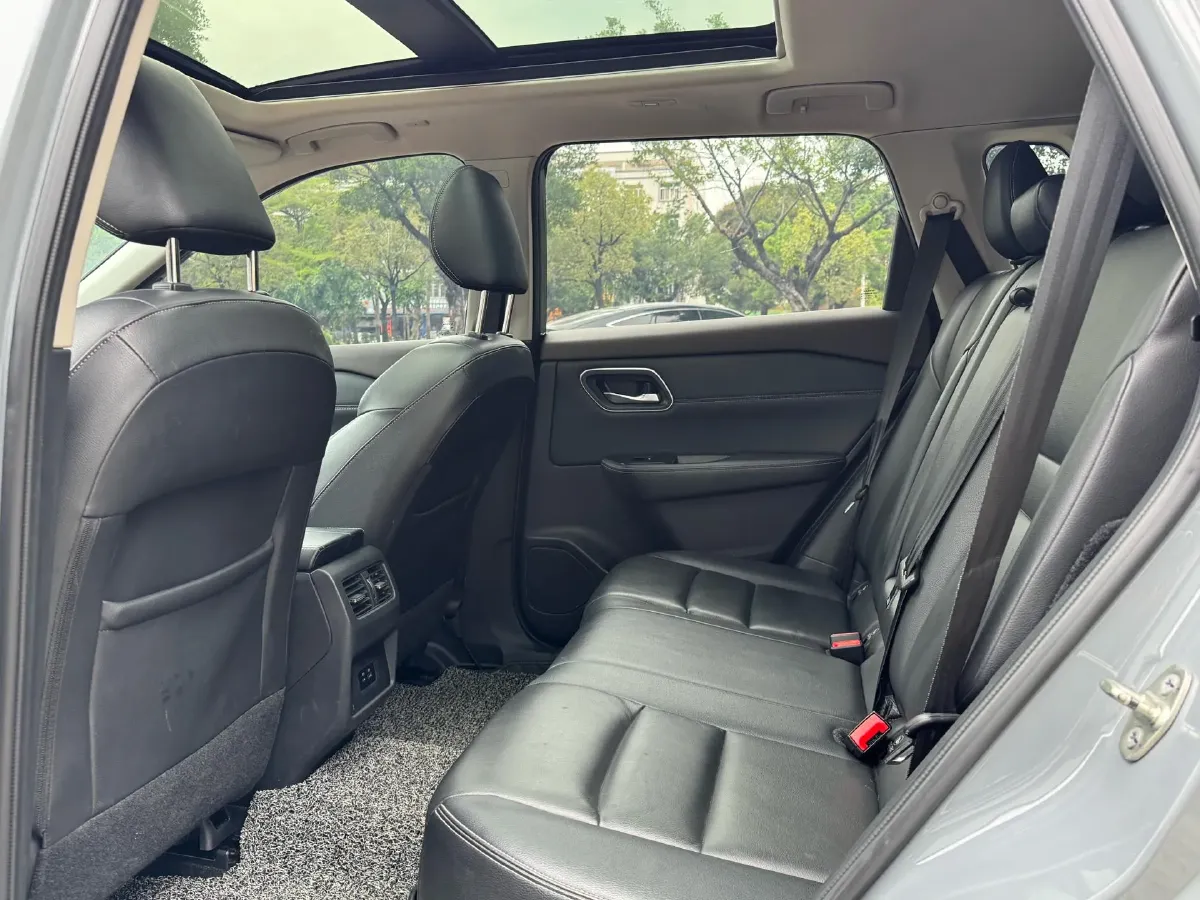 2021 Nissan X-Trail 1.5T 204HP L3 CVT,autocango,china used car exporter,china ev exporter,chinese used car exporter,chinese used ev exporter