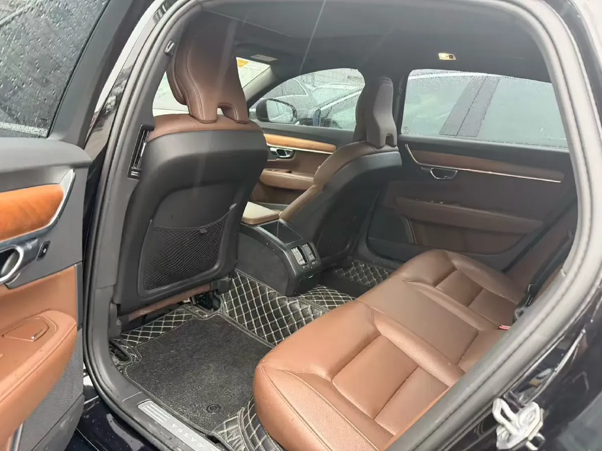 2021 Volvo S90 2.0T 250HP L4 8AT,autocango,china used car exporter,china ev exporter,chinese used car exporter,chinese used ev exporter