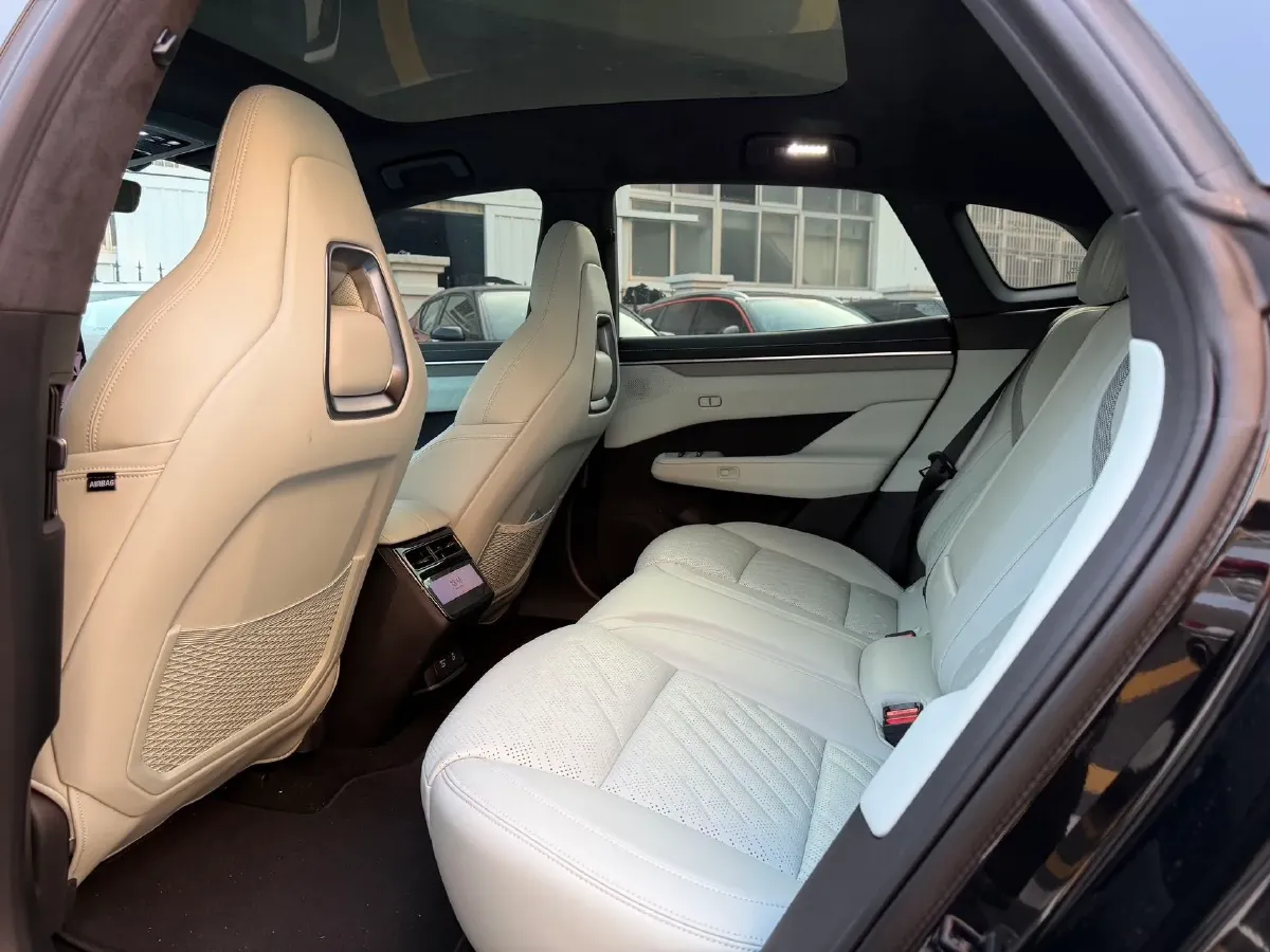 2024 Zeekr 001 BEV 95KWH,autocango,china used car exporter,china ev exporter,chinese used car exporter,chinese used ev exporter