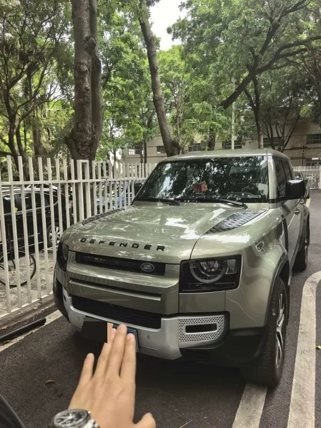 2020 Land Rover Defender 3.0T 400HP L6 8AT,autocango,china used car exporter,china ev exporter,chinese used car exporter,chinese used ev exporter