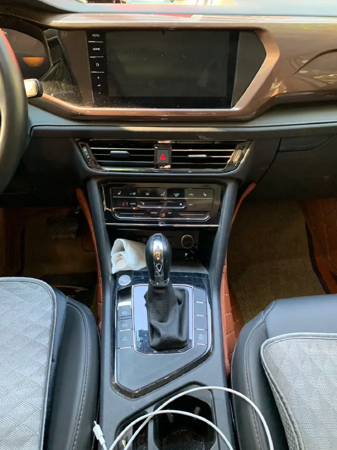 2021 Volkswagen Tharu 1.4T 150HP L4 7DCT,autocango,china used car exporter,china ev exporter,chinese used car exporter,chinese used ev exporter