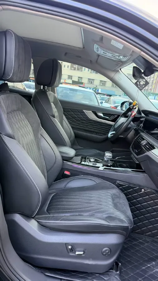 2019 HongQi HS5 2.0T 224HP L4 6AT,autocango,china used car exporter,china ev exporter,chinese used car exporter,chinese used ev exporter