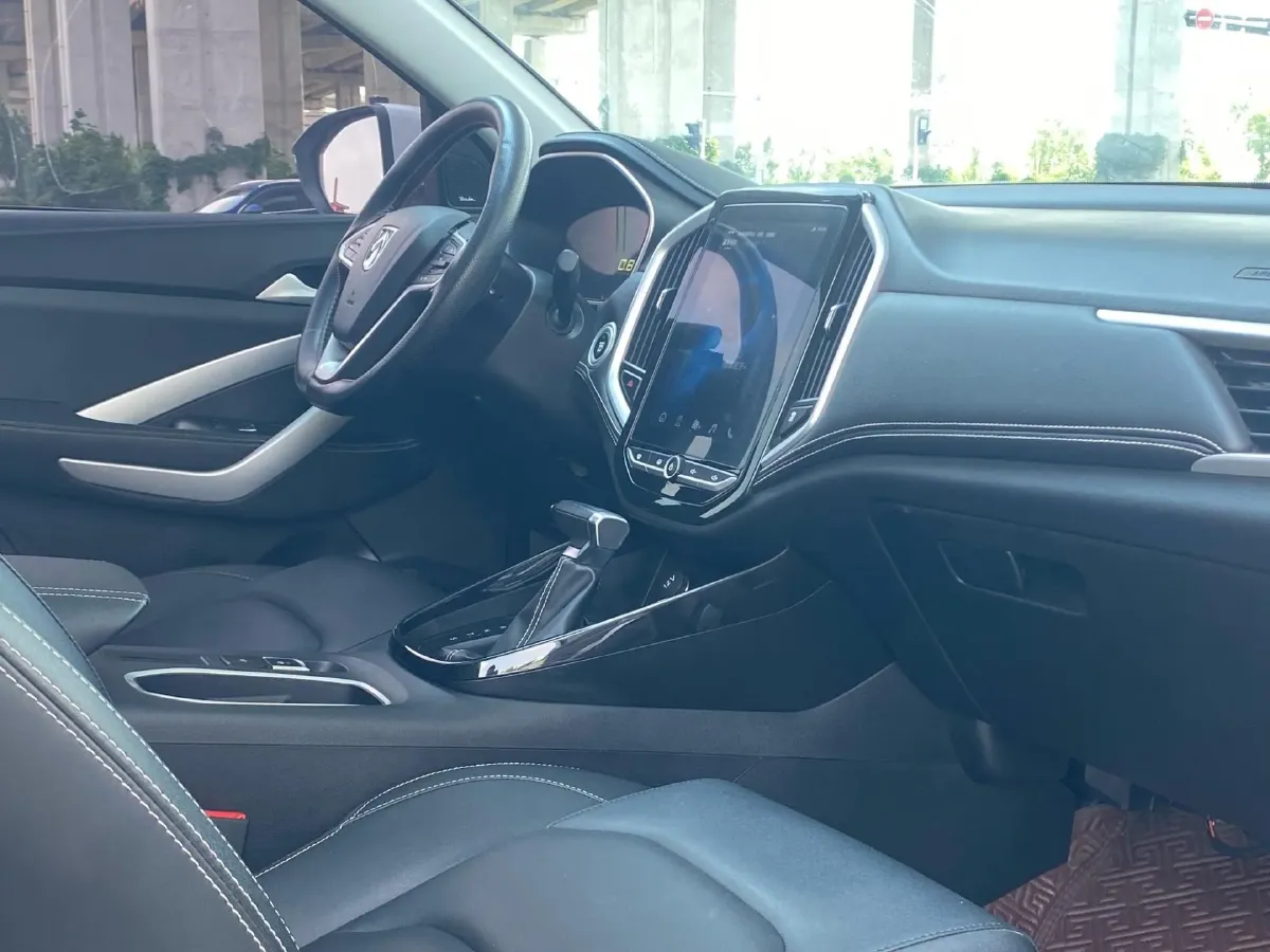 2021 BaoJun 530 1.5T 147HP L4 CVT,autocango,china used car exporter,china ev exporter,chinese used car exporter,chinese used ev exporter