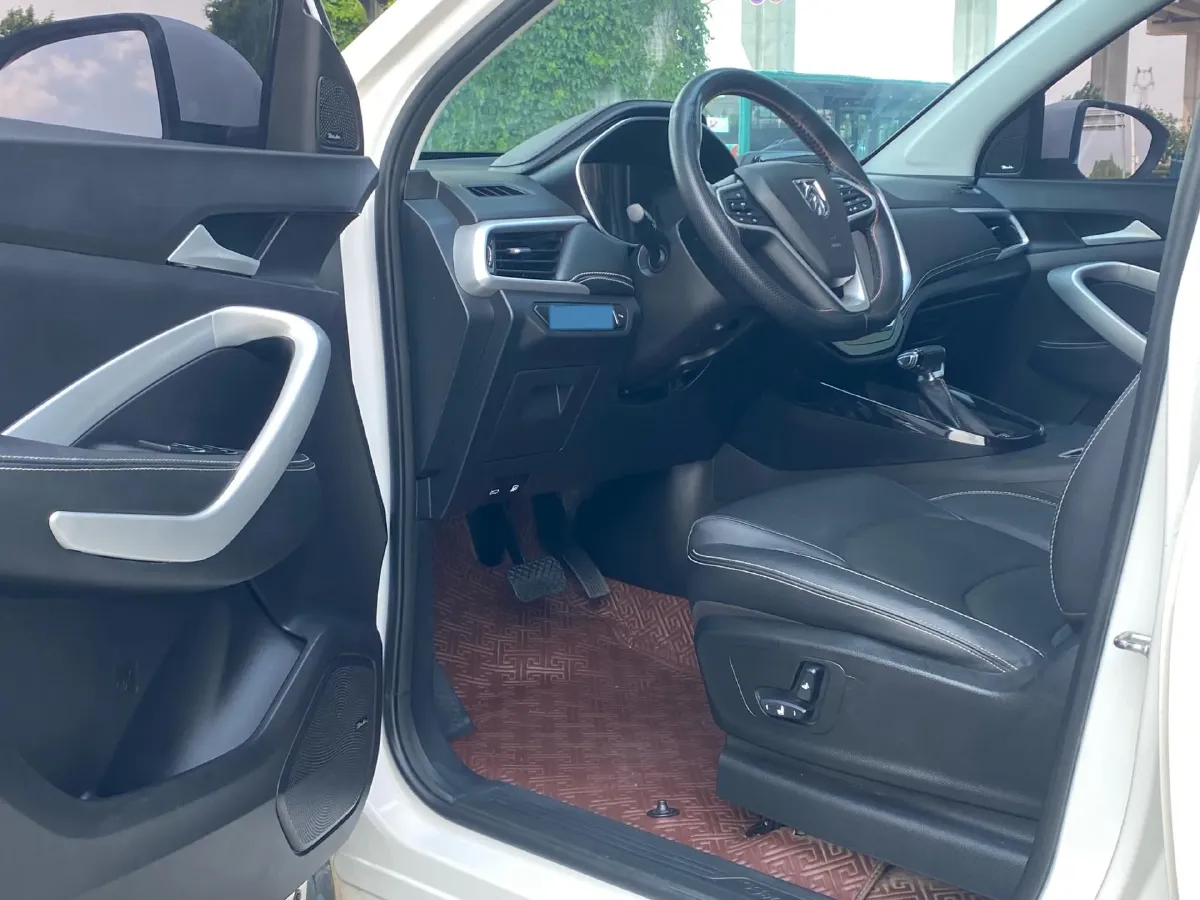 2021 BaoJun 530 1.5T 147HP L4 CVT,autocango,china used car exporter,china ev exporter,chinese used car exporter,chinese used ev exporter