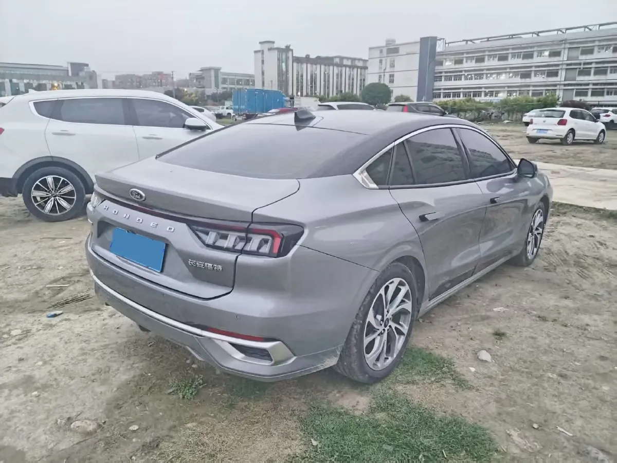 2022 Ford Mondeo 2.0T 238HP L4 8AT,autocango,china used car exporter,china ev exporter,chinese used car exporter,chinese used ev exporter