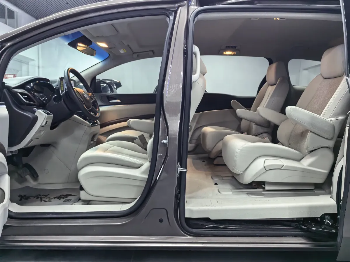 2021 Buick GL8 2.0T 237HP L4 9AT,autocango,china used car exporter,china ev exporter,chinese used car exporter,chinese used ev exporter