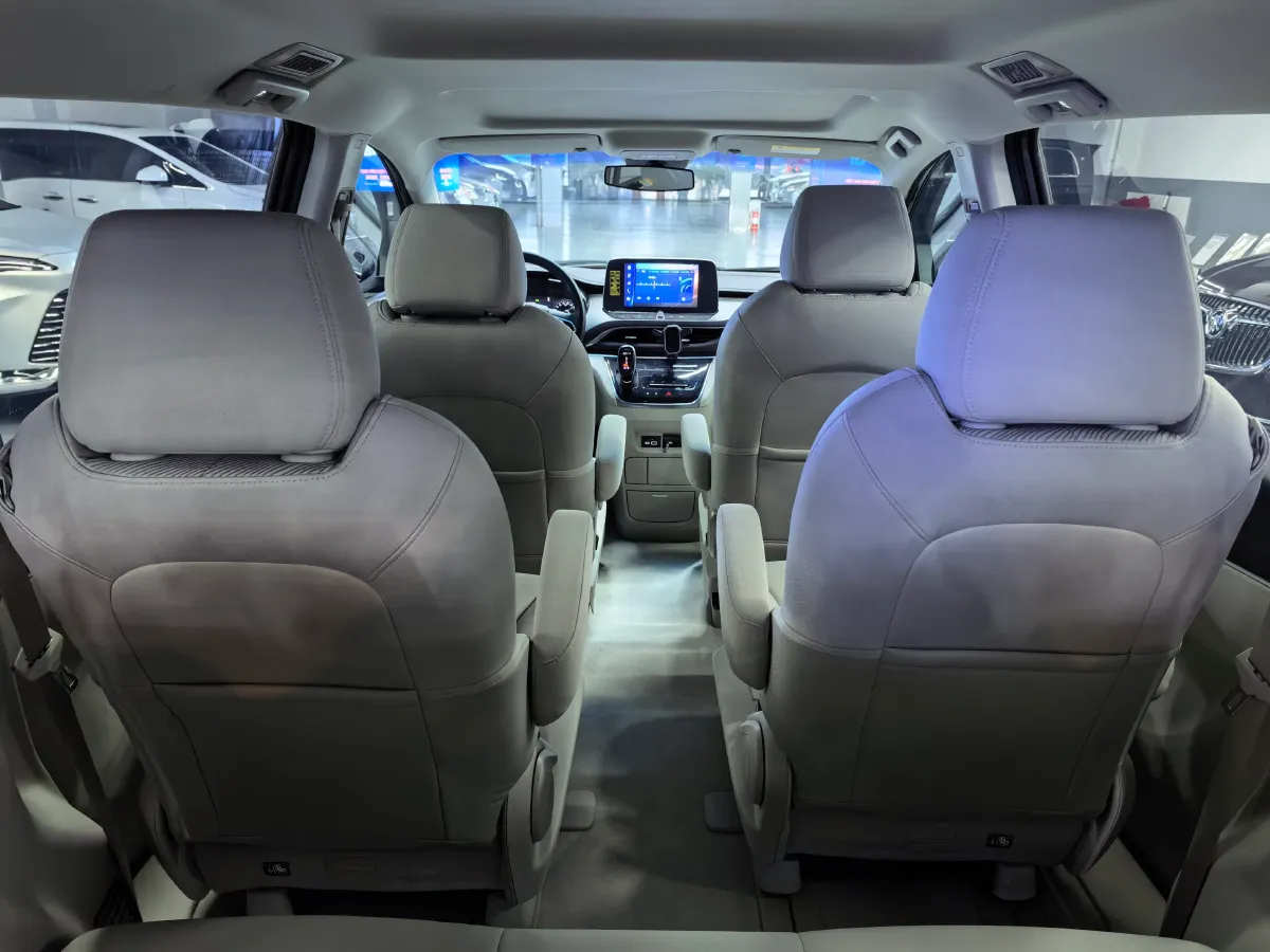 2021 Buick GL8 2.0T 237HP L4 9AT,autocango,china used car exporter,china ev exporter,chinese used car exporter,chinese used ev exporter