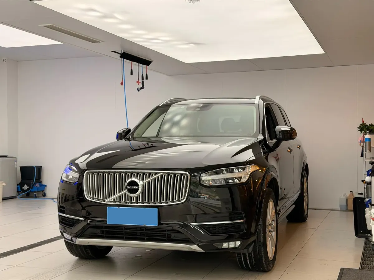 2019 Volvo XC90 2.0T 320HP L4 8AT,autocango,china used car exporter,china ev exporter,chinese used car exporter,chinese used ev exporter