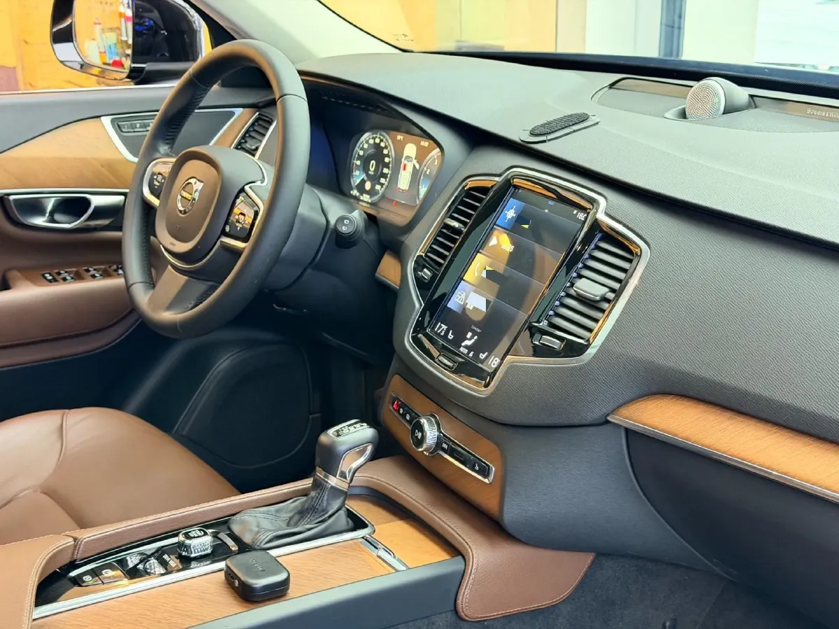 2019 Volvo XC90 2.0T 320HP L4 8AT,autocango,china used car exporter,china ev exporter,chinese used car exporter,chinese used ev exporter