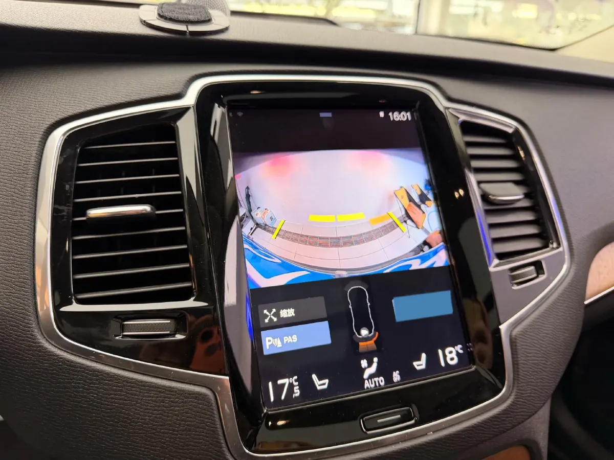 2019 Volvo XC90 2.0T 320HP L4 8AT,autocango,china used car exporter,china ev exporter,chinese used car exporter,chinese used ev exporter