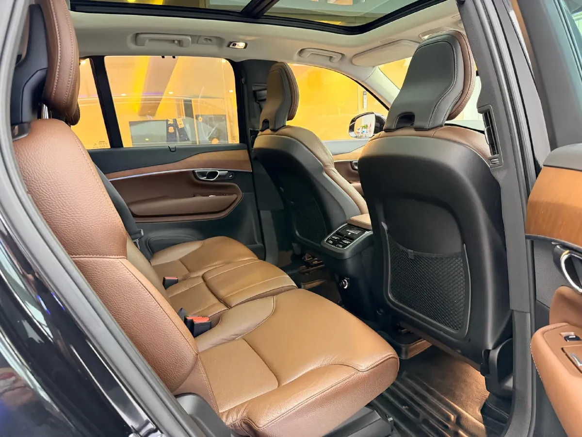 2019 Volvo XC90 2.0T 320HP L4 8AT,autocango,china used car exporter,china ev exporter,chinese used car exporter,chinese used ev exporter
