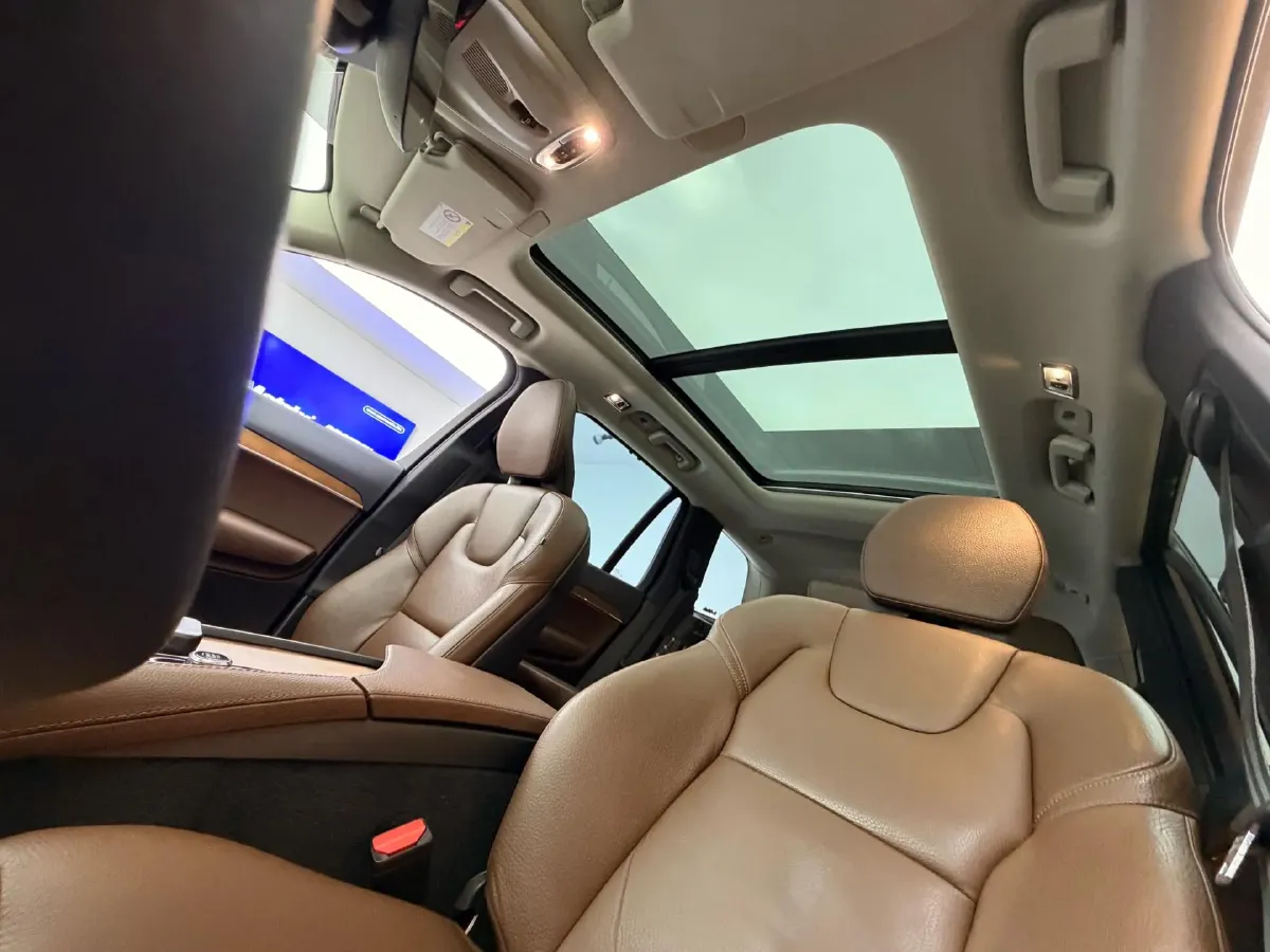 2019 Volvo XC90 2.0T 320HP L4 8AT,autocango,china used car exporter,china ev exporter,chinese used car exporter,chinese used ev exporter