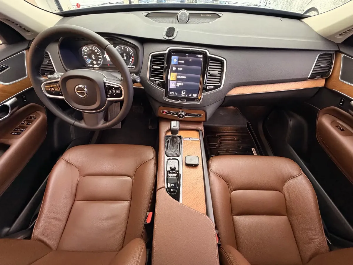 2019 Volvo XC90 2.0T 320HP L4 8AT,autocango,china used car exporter,china ev exporter,chinese used car exporter,chinese used ev exporter