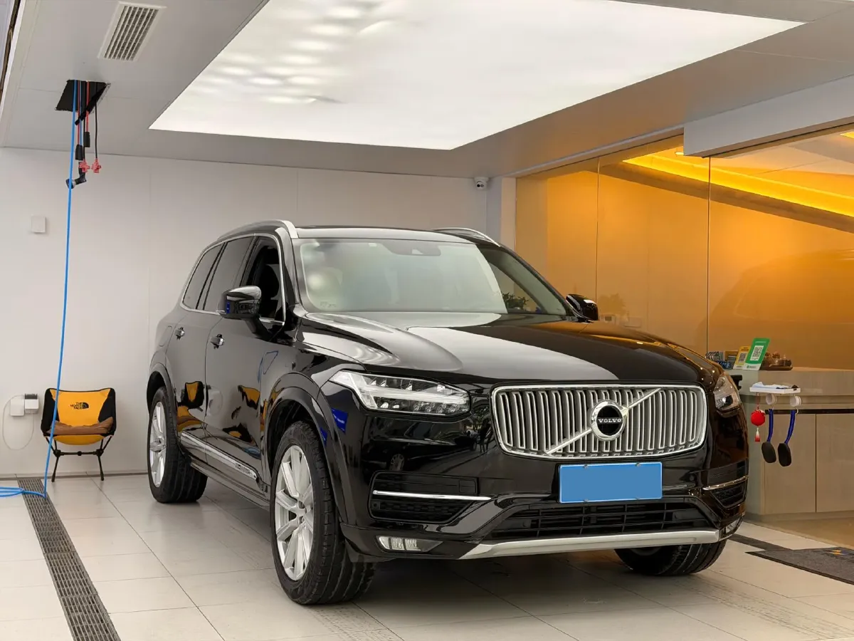 2019 Volvo XC90 2.0T 320HP L4 8AT,autocango,china used car exporter,china ev exporter,chinese used car exporter,chinese used ev exporter