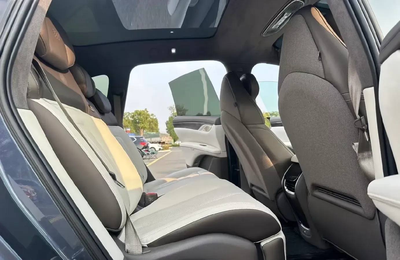 2023 IM LS7 BEV 77KWH,autocango,china used car exporter,china ev exporter,chinese used car exporter,chinese used ev exporter