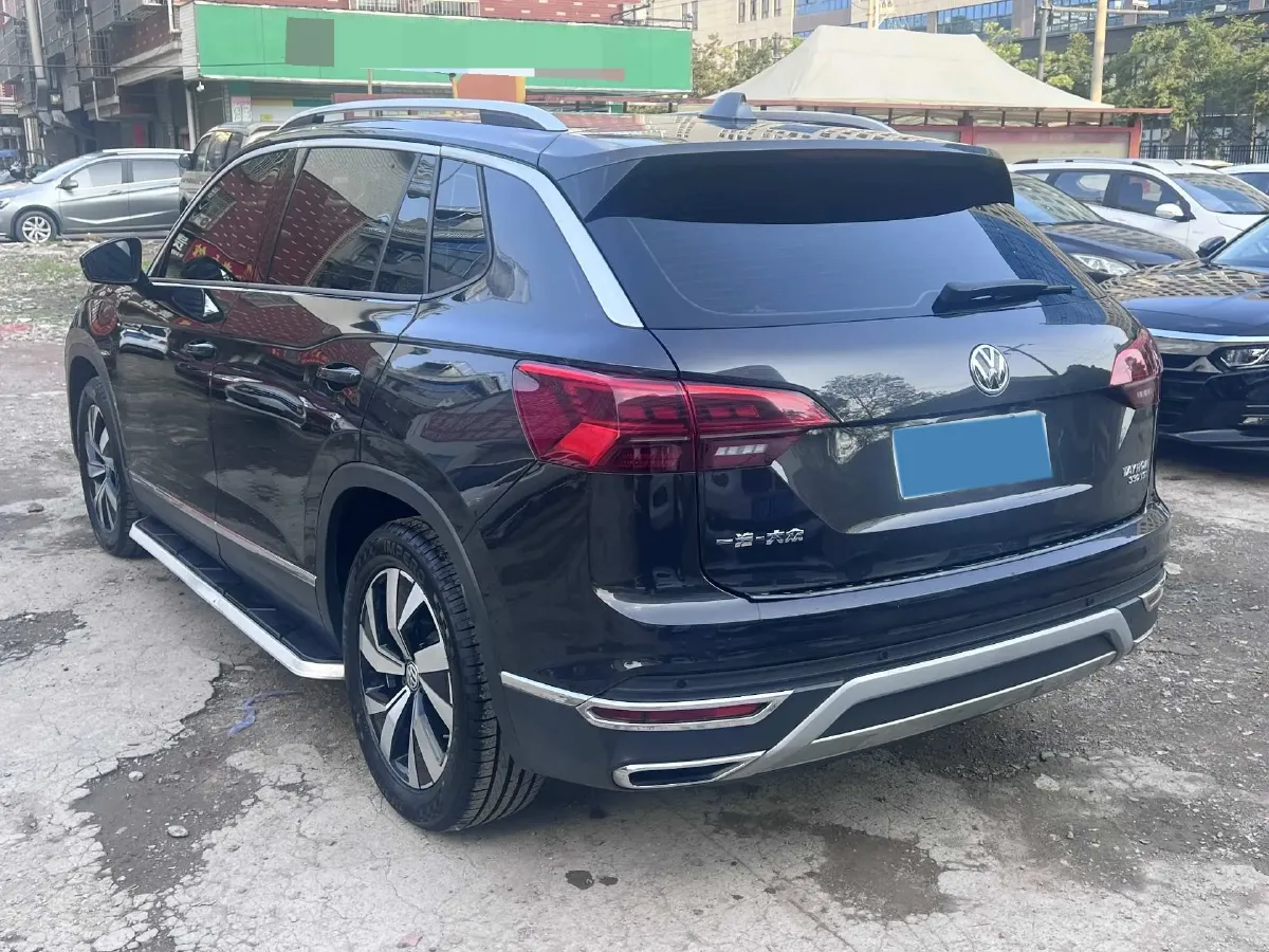2019 Jeep Cherokee 2.0T 234HP L4 9AT,autocango,china used car exporter,china ev exporter,chinese used car exporter,chinese used ev exporter