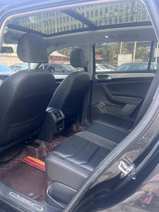 2019 Jeep Cherokee 2.0T 234HP L4 9AT,autocango,china used car exporter,china ev exporter,chinese used car exporter,chinese used ev exporter
