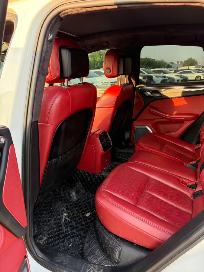 2021 Porsche Macan 2.0T 252HP L4 7DCT,autocango,china used car exporter,china ev exporter,chinese used car exporter,chinese used ev exporter