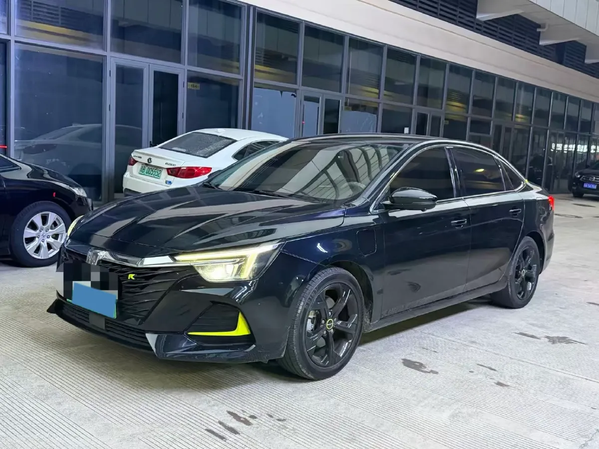 2021 Roewe i6 MAX 1.5T 169HP L4 AMT PHEV,autocango,china used car exporter,china ev exporter,chinese used car exporter,chinese used ev exporter