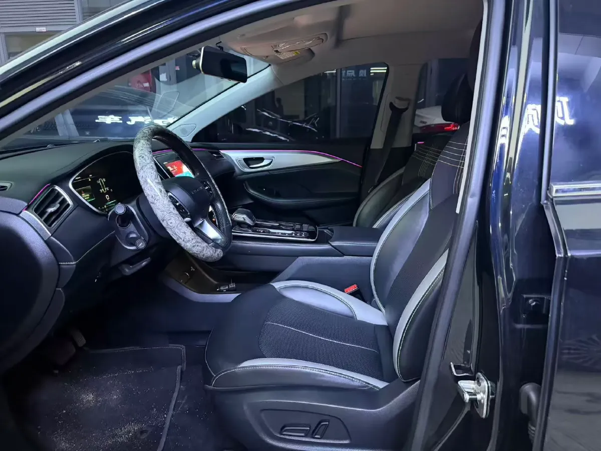 2021 Roewe i6 MAX 1.5T 169HP L4 AMT PHEV,autocango,china used car exporter,china ev exporter,chinese used car exporter,chinese used ev exporter