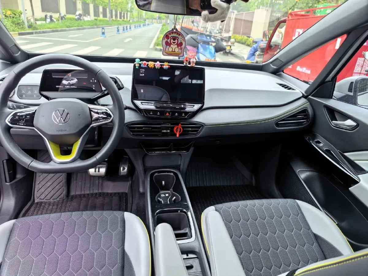2024 Volkswagen ID.3 BEV 52.8KWH,autocango,china used car exporter,china ev exporter,chinese used car exporter,chinese used ev exporter