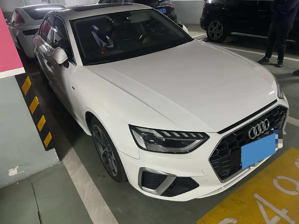 2020 Audi A4L 2.0T 190HP L4 7DCT,autocango,china used car exporter,china ev exporter,chinese used car exporter,chinese used ev exporter