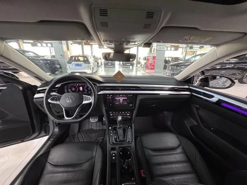 2023 Volkswagen CC 2.0T 220HP L4 7DCT,autocango,china used car exporter,china ev exporter,chinese used car exporter,chinese used ev exporter