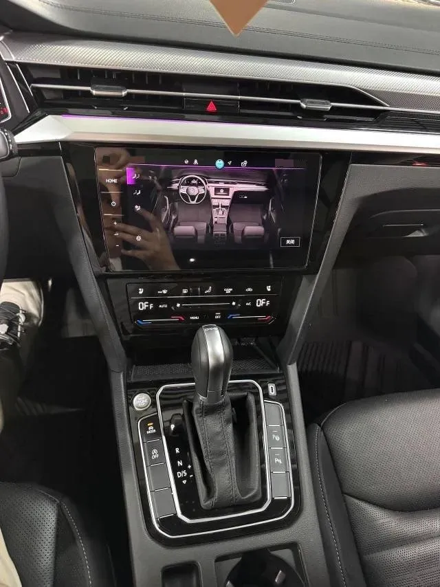 2023 Volkswagen CC 2.0T 220HP L4 7DCT,autocango,china used car exporter,china ev exporter,chinese used car exporter,chinese used ev exporter