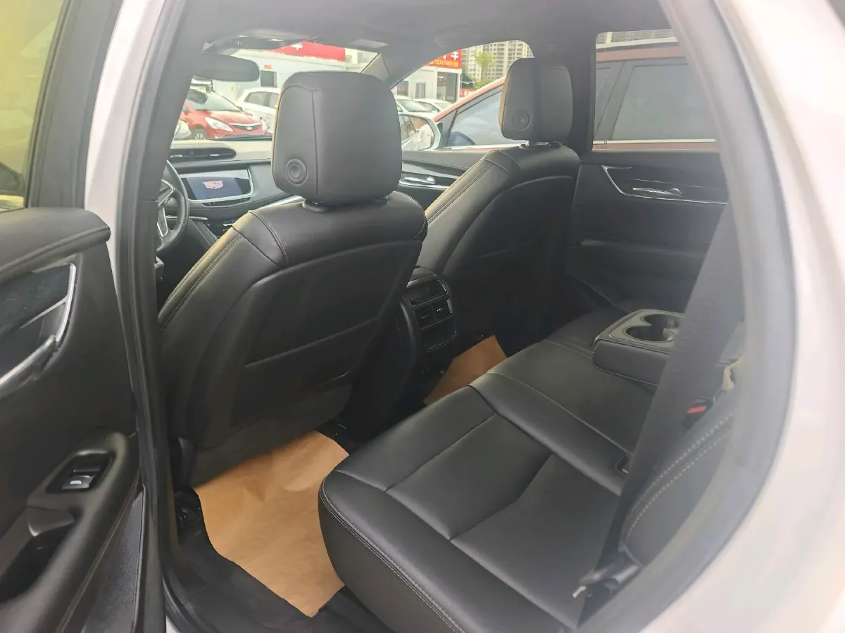 2022 Cadillac XT5 2.0T 237HP L4 9AT,autocango,china used car exporter,china ev exporter,chinese used car exporter,chinese used ev exporter