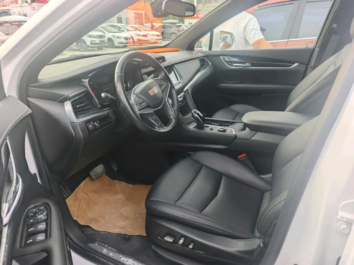 2022 Cadillac XT5 2.0T 237HP L4 9AT,autocango,china used car exporter,china ev exporter,chinese used car exporter,chinese used ev exporter