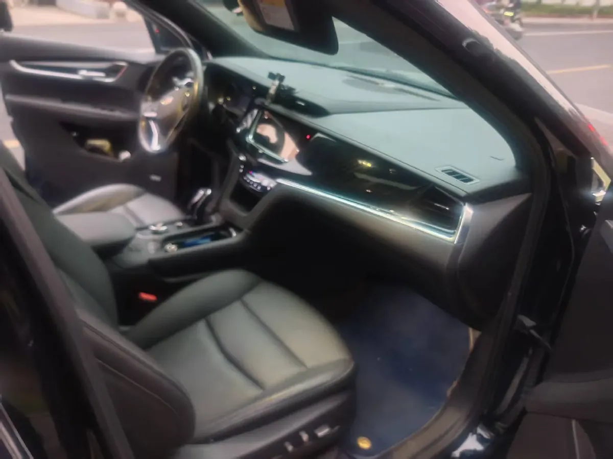 2022 Cadillac XT6 2.0T 237HP L4 9AT,autocango,china used car exporter,china ev exporter,chinese used car exporter,chinese used ev exporter