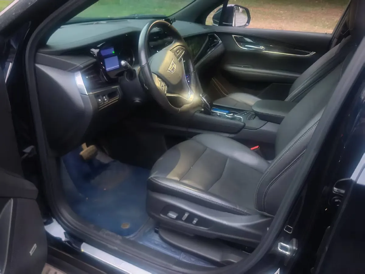 2022 Cadillac XT6 2.0T 237HP L4 9AT,autocango,china used car exporter,china ev exporter,chinese used car exporter,chinese used ev exporter