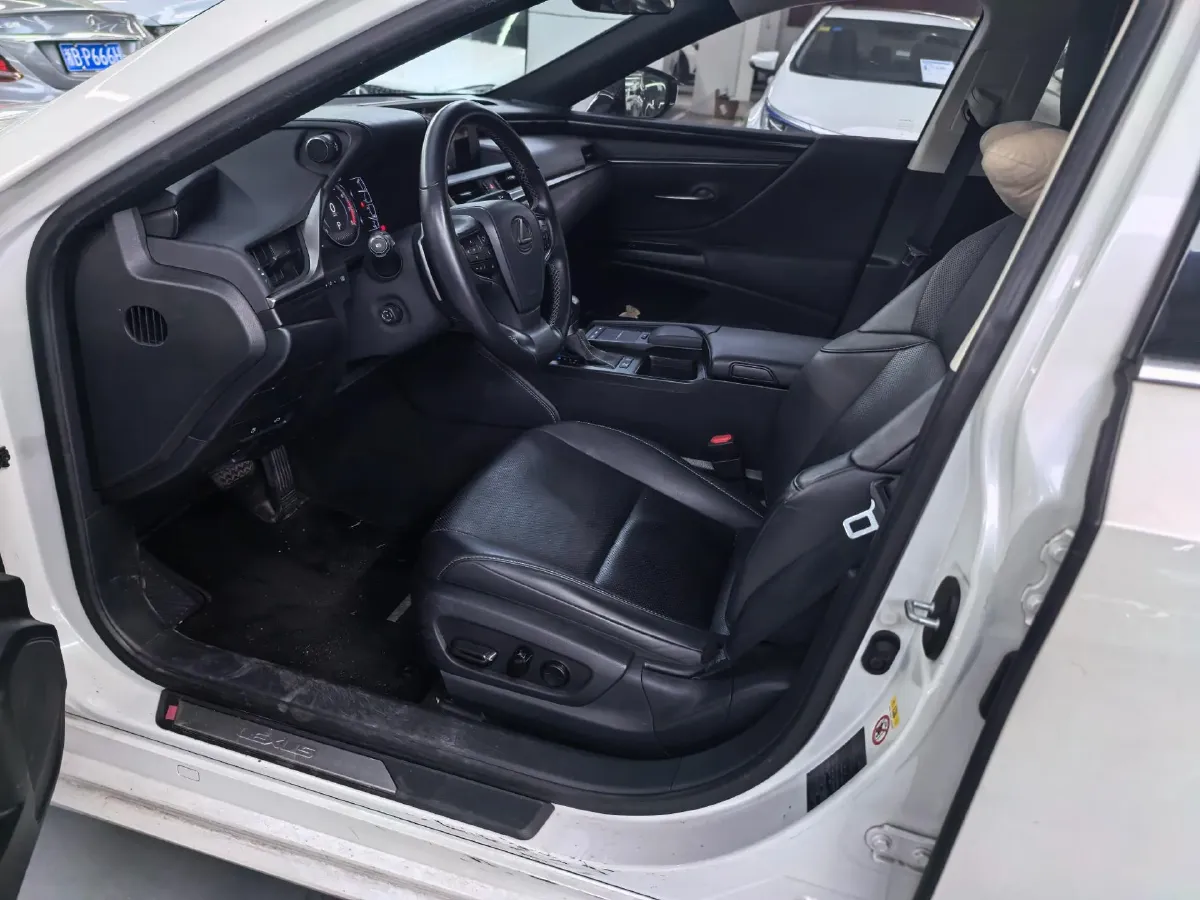 2018 Lexus ES 2.0L 167HP L4 6AT,autocango,china used car exporter,china ev exporter,chinese used car exporter,chinese used ev exporter
