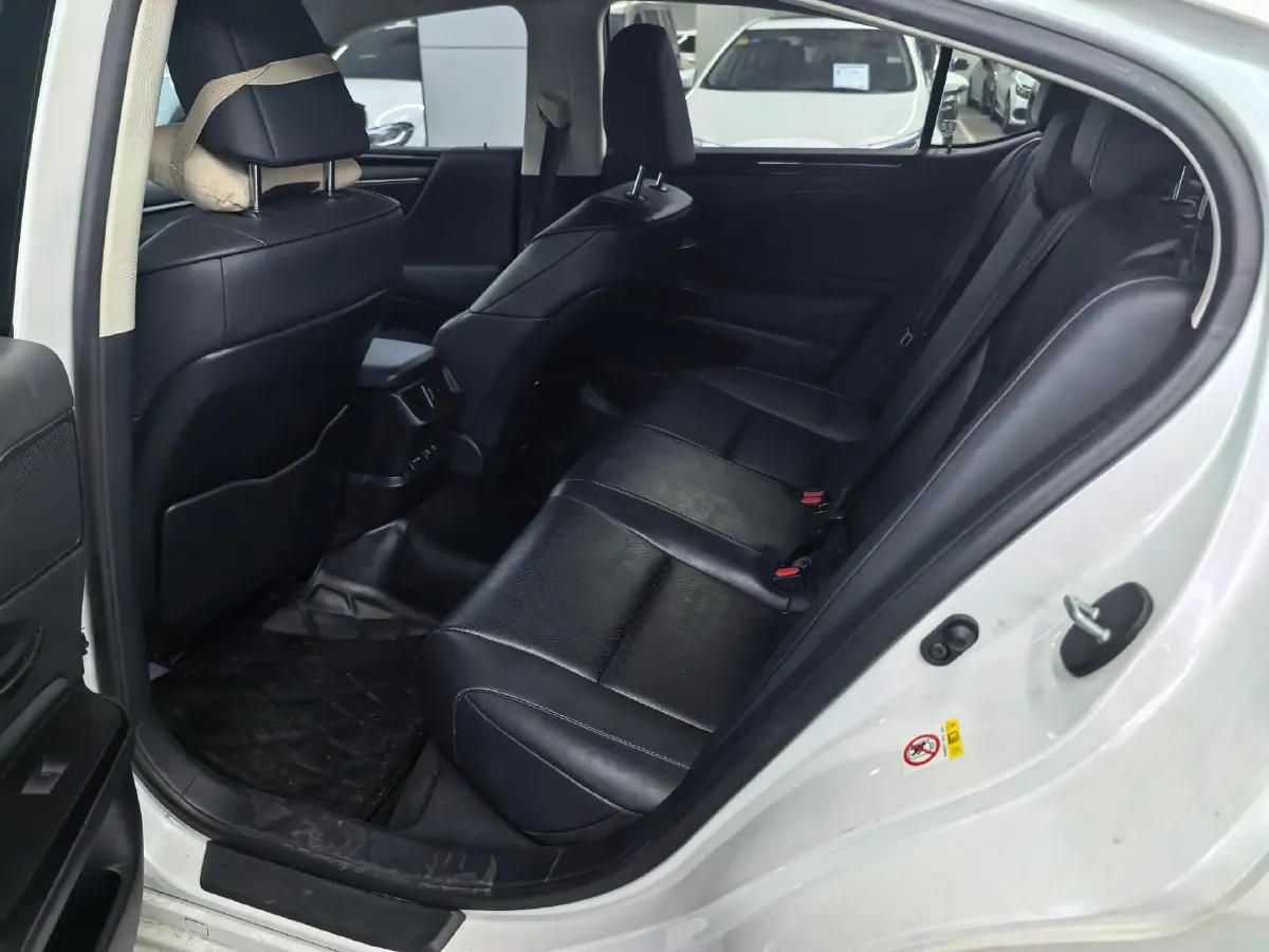 2018 Lexus ES 2.0L 167HP L4 6AT,autocango,china used car exporter,china ev exporter,chinese used car exporter,chinese used ev exporter