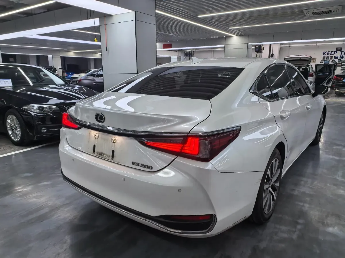 2018 Lexus ES 2.0L 167HP L4 6AT,autocango,china used car exporter,china ev exporter,chinese used car exporter,chinese used ev exporter