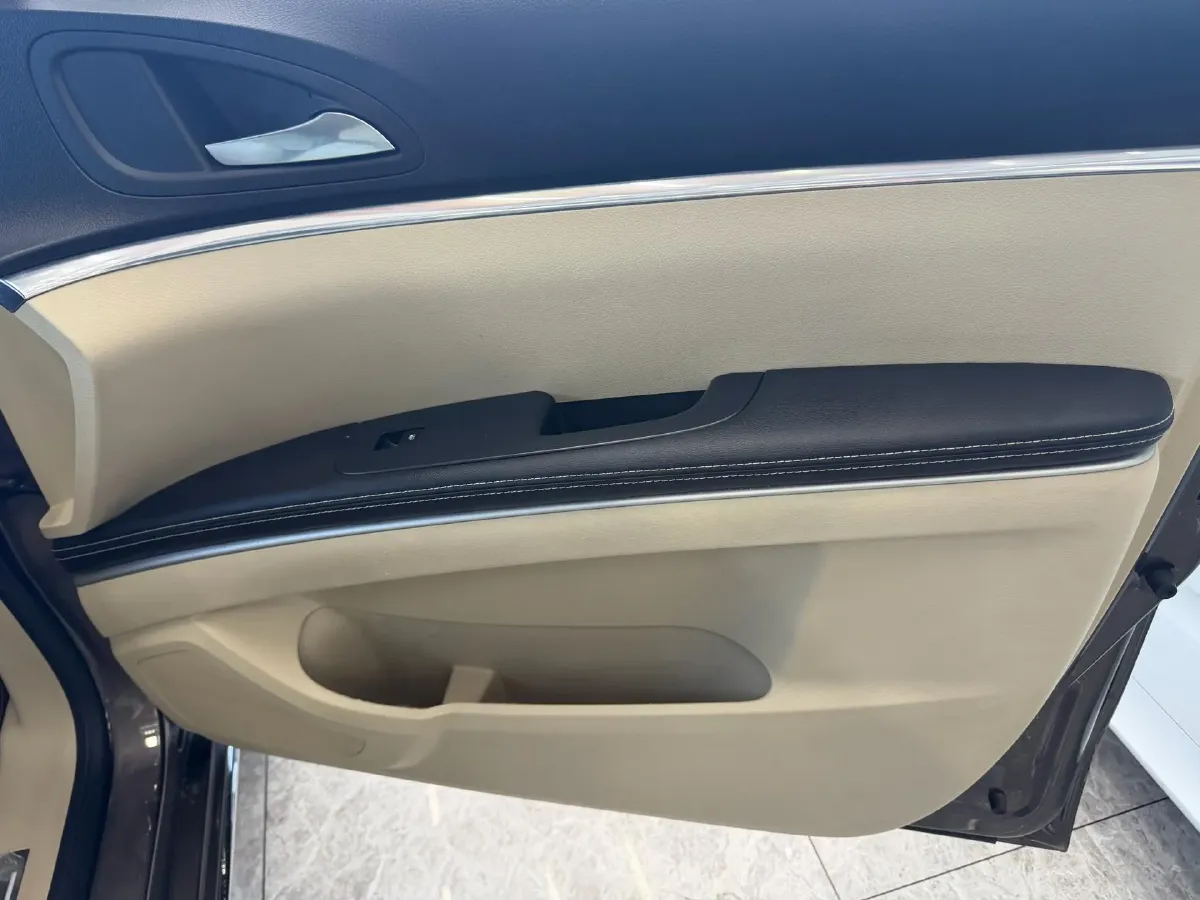 2023 Buick GL8 2.0T 237HP L4 9AT,autocango,china used car exporter,china ev exporter,chinese used car exporter,chinese used ev exporter