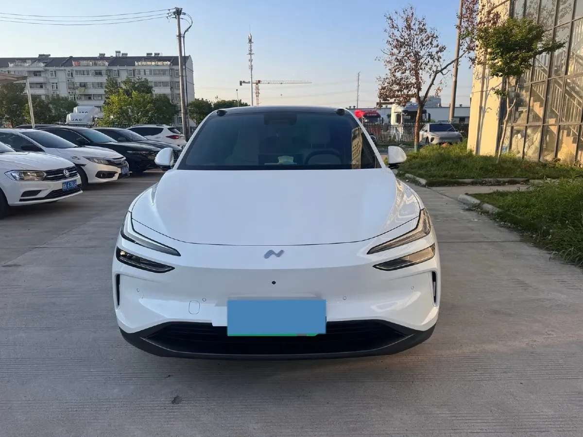 2024 IM L6 BEV 75KWH,autocango,china used car exporter,china ev exporter,chinese used car exporter,chinese used ev exporter