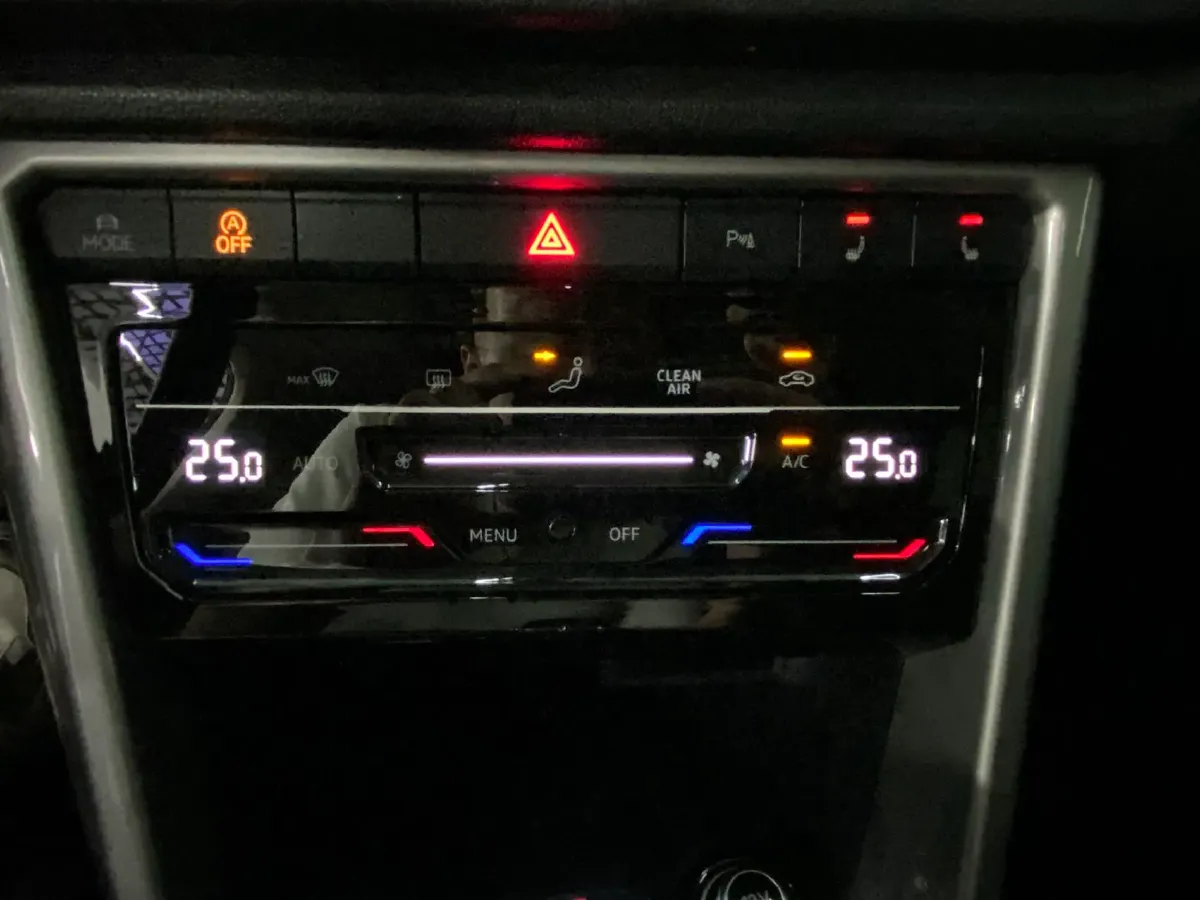 2022 Volkswagen T-Roc 1.4T 150HP L4 7DCT,autocango,china used car exporter,china ev exporter,chinese used car exporter,chinese used ev exporter