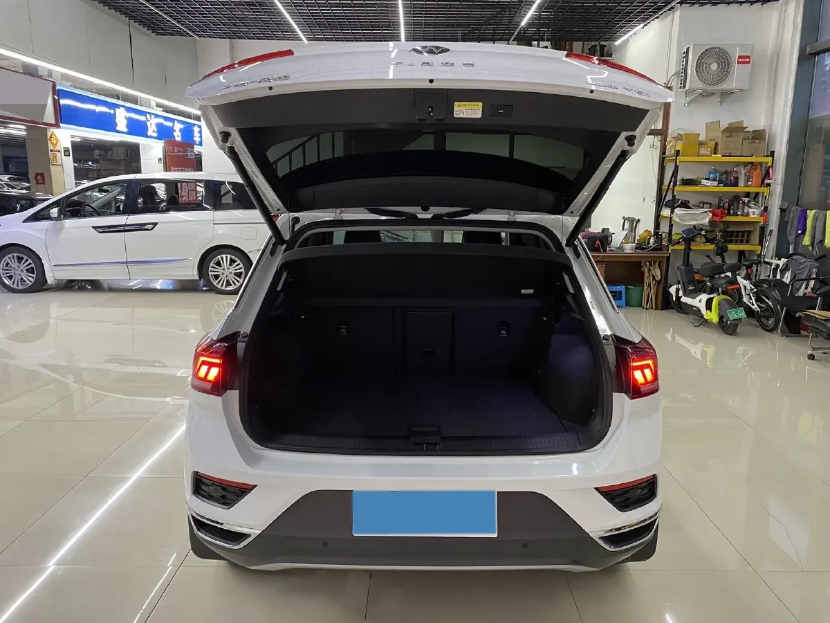2022 Volkswagen T-Roc 1.4T 150HP L4 7DCT,autocango,china used car exporter,china ev exporter,chinese used car exporter,chinese used ev exporter
